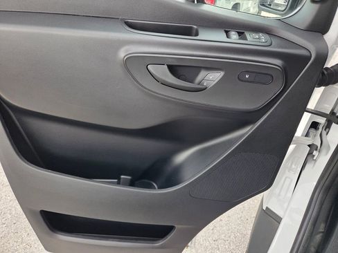 Used 2025 Mercedes-Benz Sprinter 2500 image 22