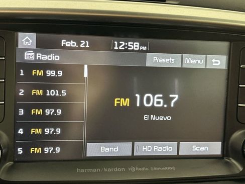 Used 2019 Kia Sorento SX image 16