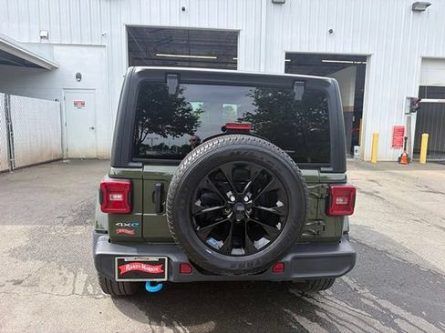 Used 2023 Jeep Wrangler Unlimited Sahara w/ Cold Weather Group AWD/4WD image 7