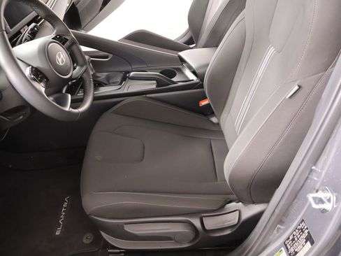 Certified 2025 Hyundai Elantra Sport image 10