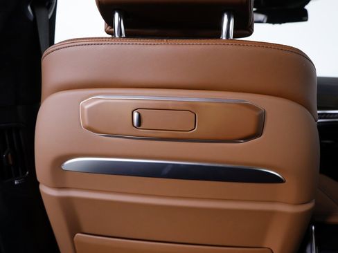 Used 2026 BMW X7 M60i image 47