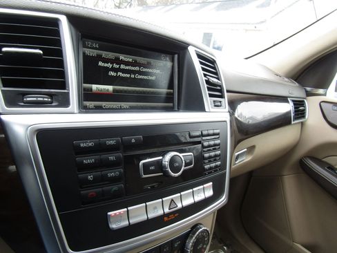 Used 2015 Mercedes-Benz GL 320 BlueTEC 4MATIC image 39