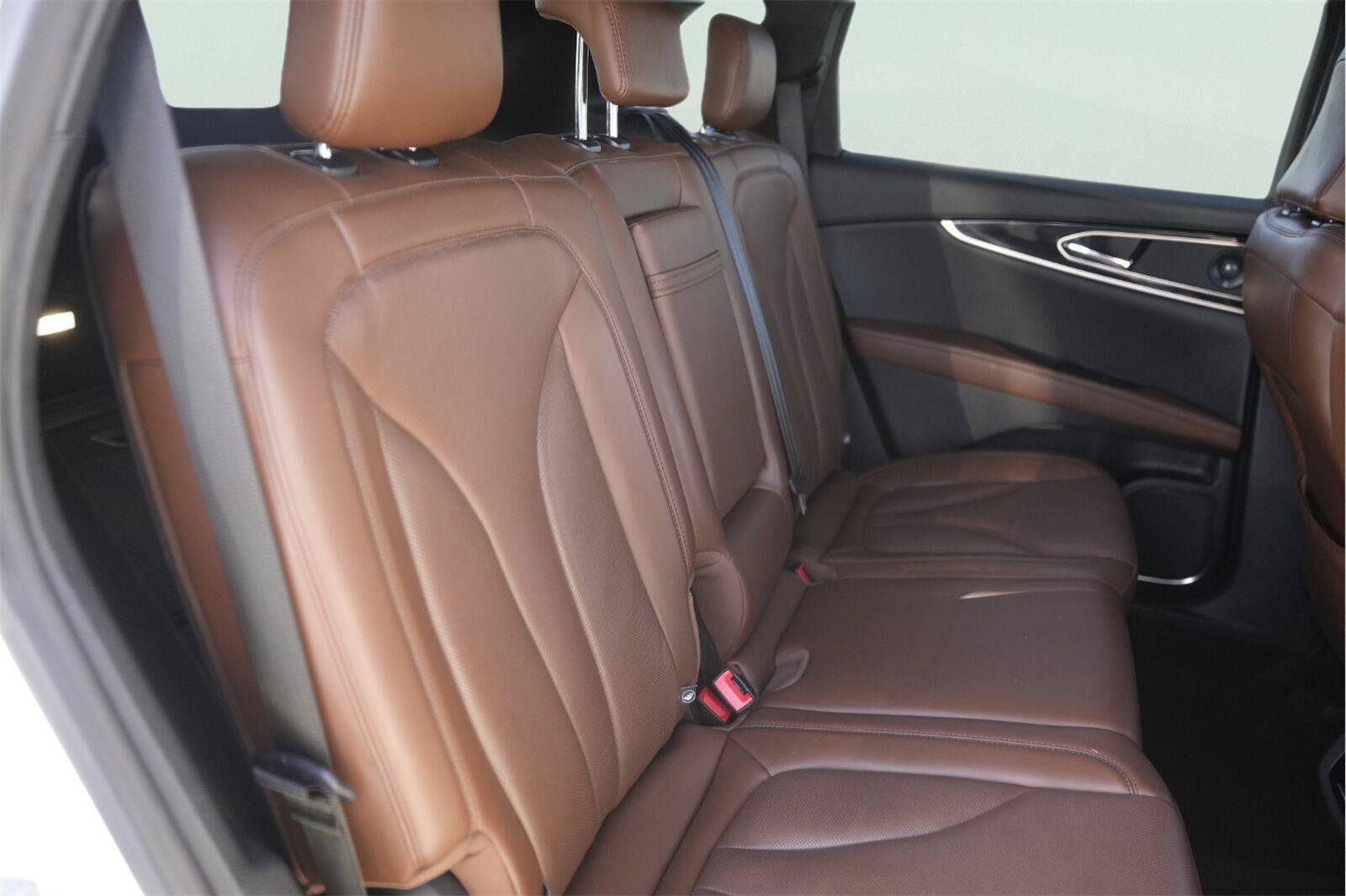 Used 2022 Lincoln Nautilus Reserve w/ Luxury Package FWD image 17