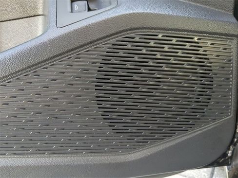 Certified 2023 Volkswagen Jetta SE w/ Panoramic Sunroof Package image 18