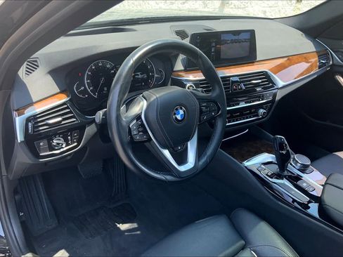 Used 2018 BMW 530i xDrive AWD/4WD image 17
