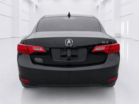 Used 2013 Acura ILX w/ Technology Package FWD image 4