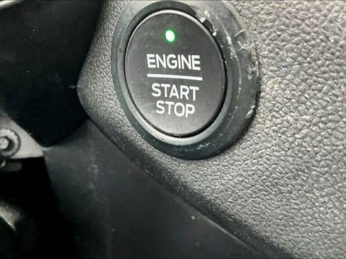 Used 2021 Ford Escape SE image 26