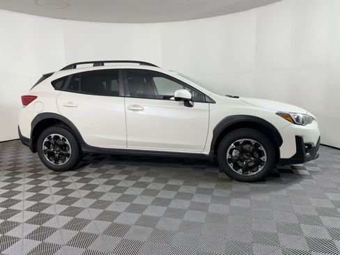 Used 2021 Subaru Crosstrek 2.0i Premium w/ Moonroof Package image 6