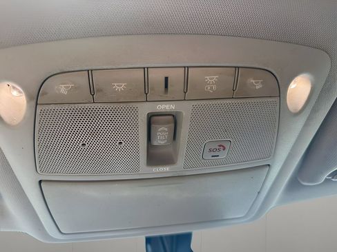 Used 2017 Nissan Maxima Platinum FWD image 10