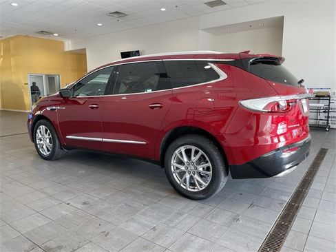 Used 2024 Buick Enclave Premium image 3