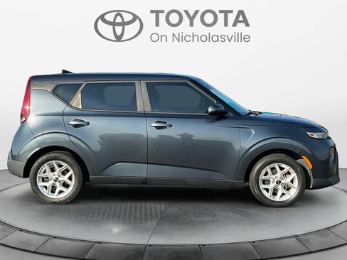 Used 2020 Kia Soul S FWD image 7