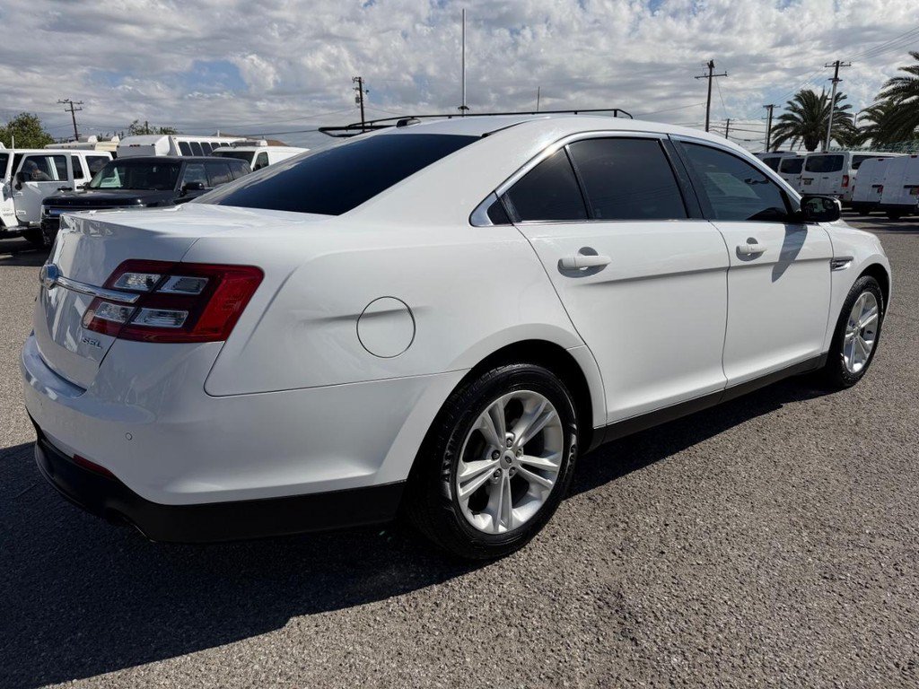 Used 2018 Ford Taurus SEL w/ Equipment Group 201A FWD image 6