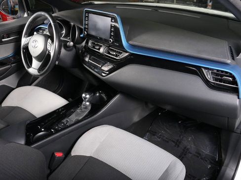 Used 2019 Toyota C-HR XLE image 48