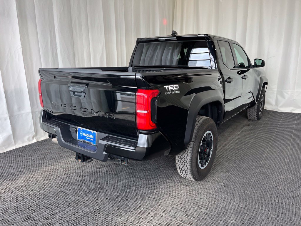Used 2024 Toyota Tacoma TRD Off-Road AWD/4WD image 29