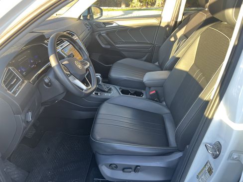 Certified 2023 Volkswagen Tiguan SE w/ Panoramic Sunroof Package image 16