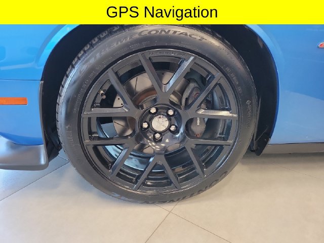 Used 2015 Dodge Challenger R/T Scat Pack w/ Leather Interior Group RWD image 6