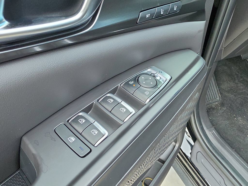 New 2027 Kia Carnival SX w/ Dark Edition Package FWD image 21