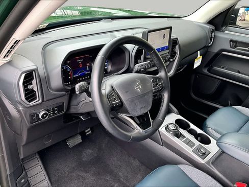 Used 2024 Ford Bronco Sport Outer Banks AWD/4WD image 17