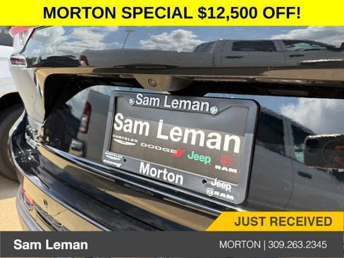 New 2025 Jeep Grand Cherokee Limited w/ Black Appearance Package image 9