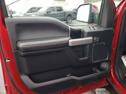 Used 2019 Ford F150 Platinum w/ Equipment Group 701A Luxury image 9