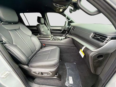 New 2026 Jeep Grand Wagoneer Limited AWD/4WD image 16