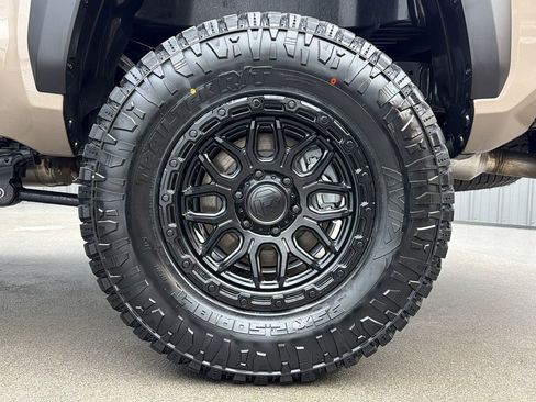 Used 2026 Toyota Tacoma TRD Off-Road AWD/4WD image 12