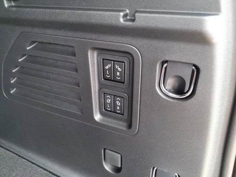 Used 2024 GMC Acadia Denali w/ Super Cruise Package image 11