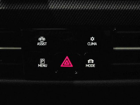 Used 2025 Volkswagen Golf image 50