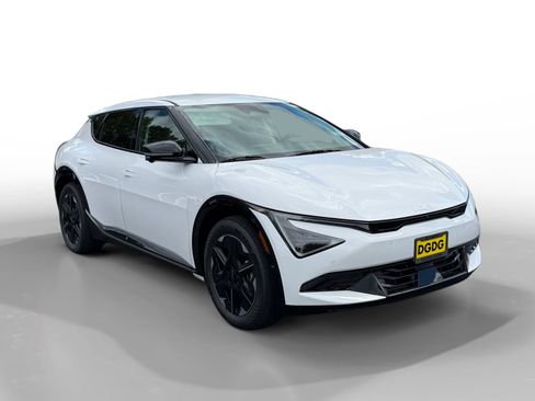 New 2026 Kia EV6 Wind RWD image 7