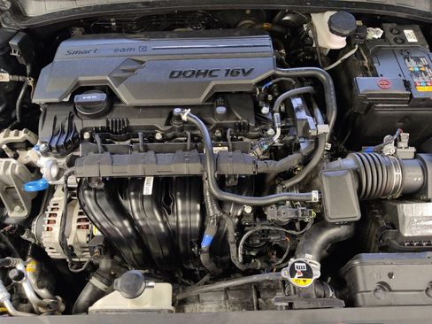 Used 2025 Hyundai Elantra Sport FWD image 30