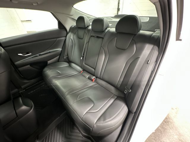 Used 2025 Hyundai Elantra Limited FWD image 15