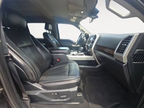 Used 2019 Ford F150 Lariat w/ Equipment Group 502A Luxury AWD/4WD image 16