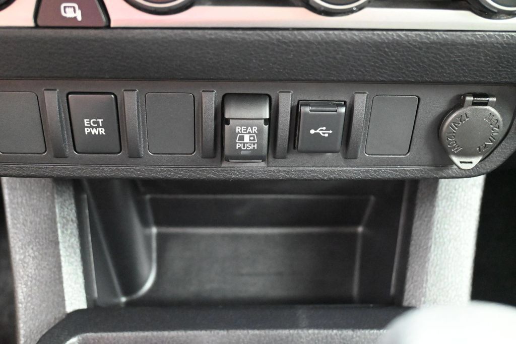 Used 2023 Toyota Tacoma SR5 AWD/4WD image 23