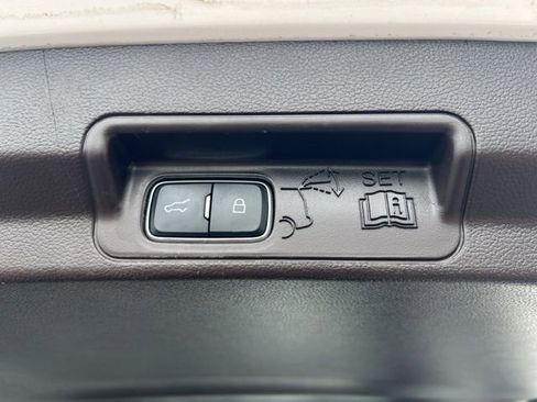 Used 2022 Ford Explorer King Ranch w/ Premium Technology Package image 28