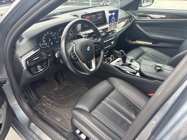 Used 2019 BMW 530i xDrive w/ Convenience Package AWD/4WD image 4