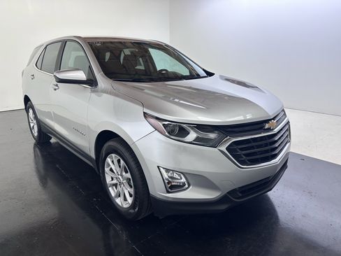 Used 2021 Chevrolet Equinox LT w/ Driver Convenience Package image 5