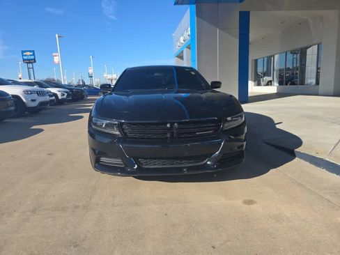 Used 2023 Dodge Charger SXT w/ Blacktop Package image 3