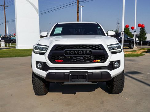Certified 2023 Toyota Tacoma TRD Off-Road AWD/4WD image 3