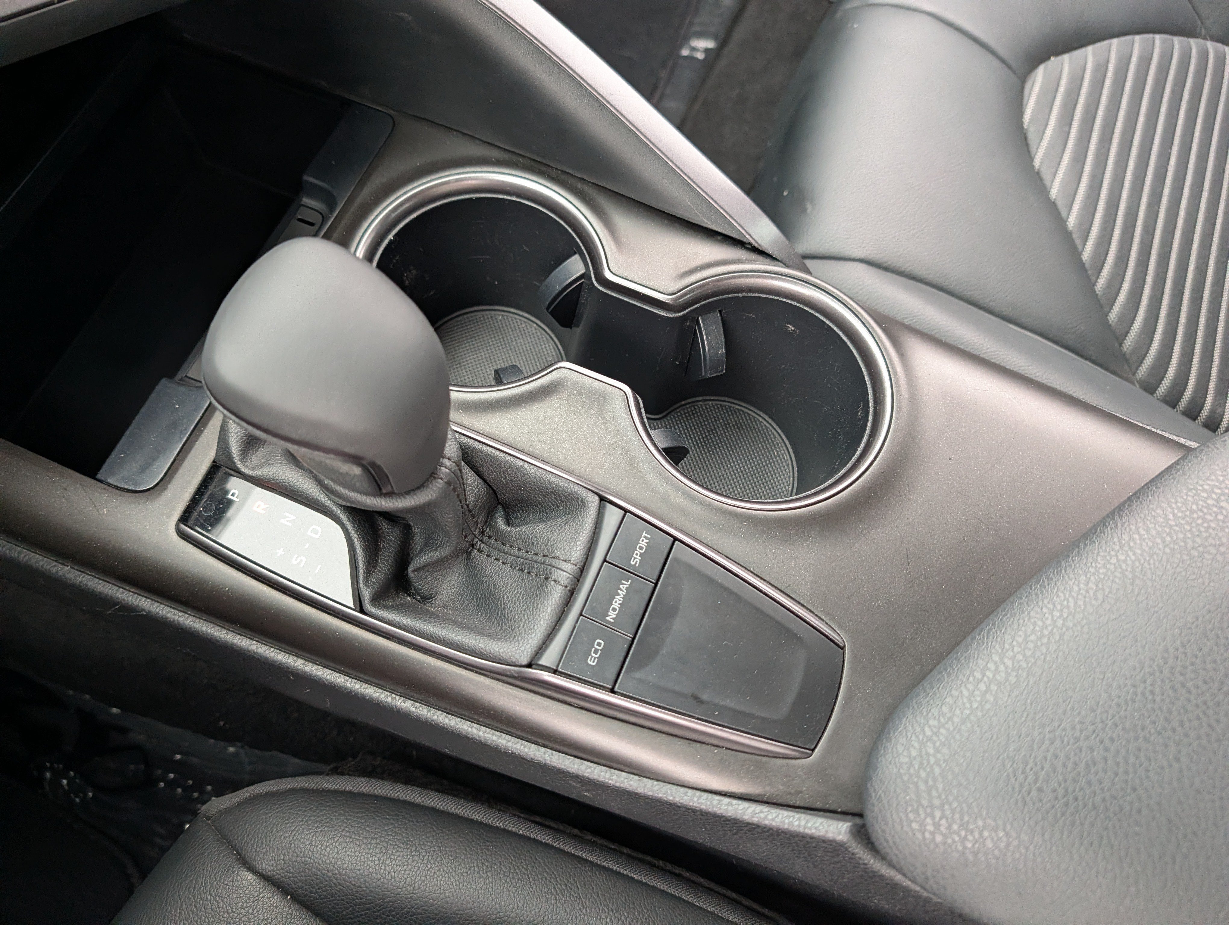 Used 2023 Toyota Camry SE FWD image 31