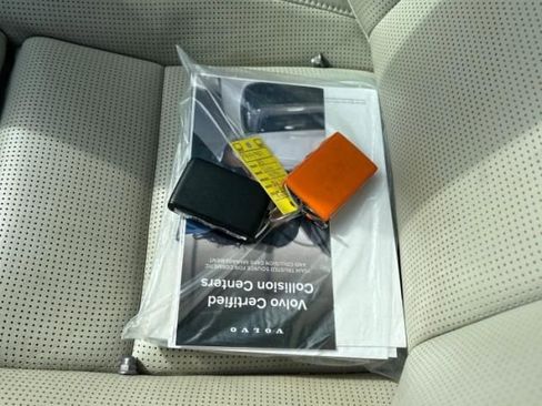 Used 2023 Volvo XC90 B6 Ultimate w/ Protection Package Premier image 4