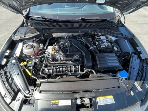 Used 2025 Volkswagen Jetta SE image 33