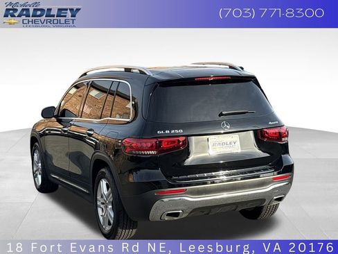 Used 2022 Mercedes-Benz GLB 250 4MATIC image 4