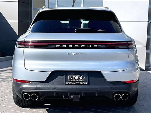 Used 2024 Porsche Cayenne S AWD/4WD image 4