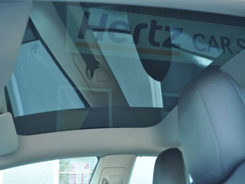 Used 2022 Tesla Model 3 Performance image 16