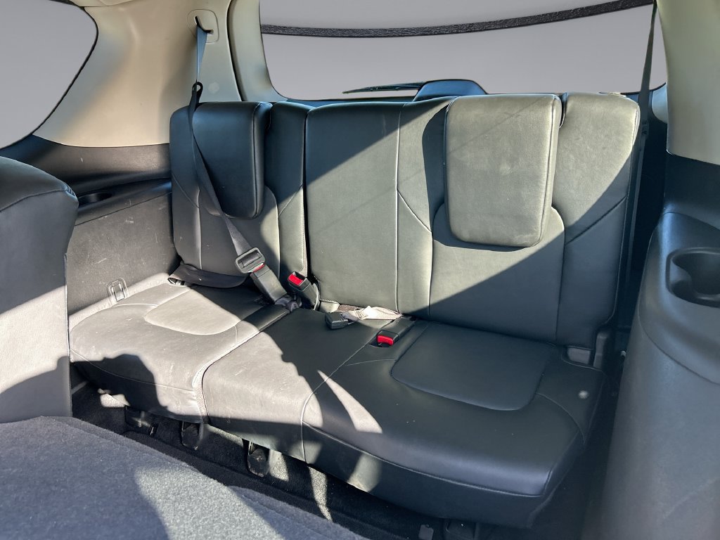 Used 2024 Nissan Armada SV RWD image 30