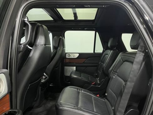 Used 2020 Lincoln Navigator Reserve w/ Luxury Package image 31