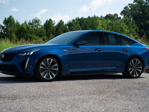Used 2022 Cadillac CT5 V Blackwing RWD image 5
