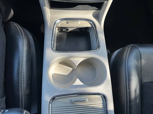 Used 2019 Dodge Grand Caravan SXT FWD image 17