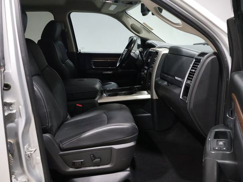 Used 2018 RAM 2500 Laramie w/ Convenience Group image 23