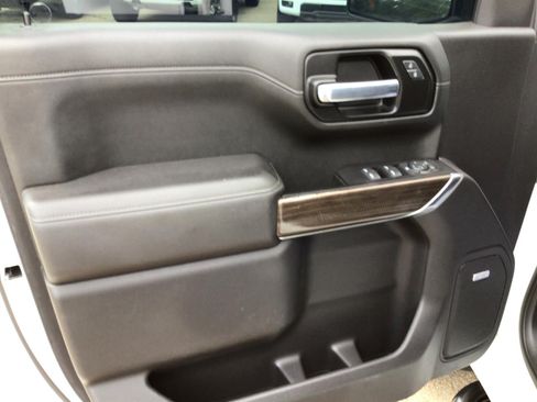 Used 2021 Chevrolet Silverado 1500 LT Trail Boss w/ Convenience Package II AWD/4WD image 18